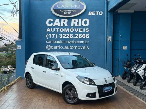 RENAULT SANDERO 1.0 EXPRESSION 16V FLEX 4P MANUAL RENAULT SANDERO 1.0 EXPRESSION 16V FLEX 4P MANUAL